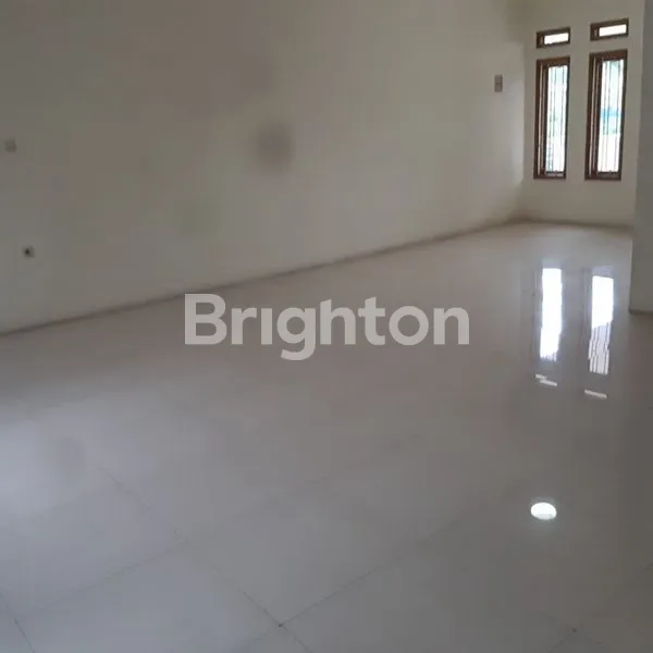 image RUMAH MEGAH SIAP HUNI DEKAT PINTU TOLL LIMO DEPOK (2)