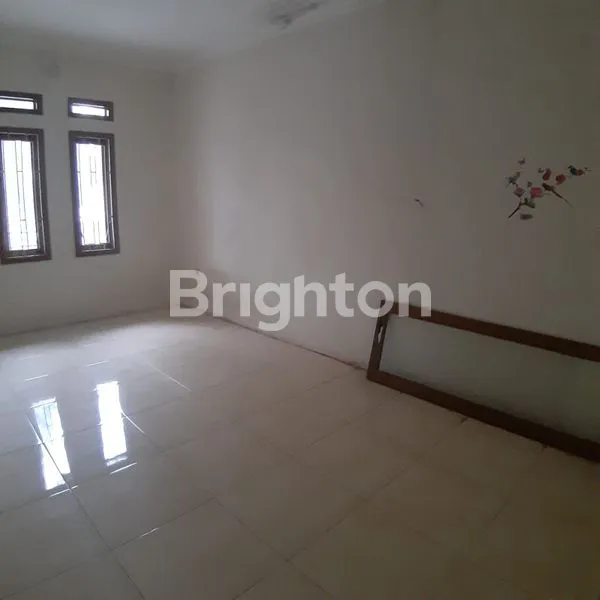 image RUMAH MEGAH SIAP HUNI DEKAT PINTU TOLL LIMO DEPOK (5)