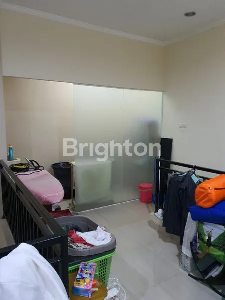 image RUMAH  2 LANTAI DEKAT SEKOLAH DI KOMPLEK ONE GATE SYSTEM KEMBANGAN BARU DEKAT PURI INDAH (6)