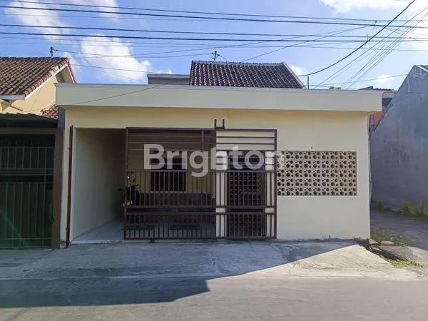 image RUMAH 1.5 LANTAI SIAP HUNI DEKAT MANAHAN DEKAT EXIT TOL DEKAT FAJAR INDAH LOKASI STRATEGIS  (1)