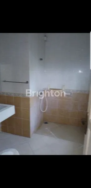 image DISEWAKAN RUMAH CLUSTER FAVORITE KOTA WISATA CIBUBUR (4)