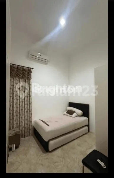 image RUMAH MINIMALIST FULL FURNISH TERAWAT 2 LANTAI SPLIT LEVEL DI DELTASARI (7)