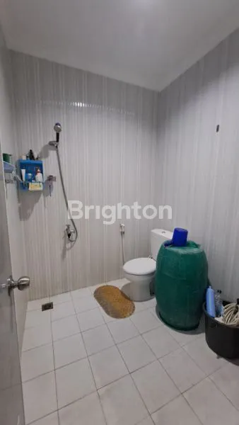 image RUMAH 2 1/2 LANTAI DI TOMANG DENGAN ROW JALAN 2 MOBIL (7)