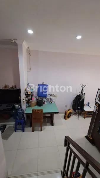 image RUMAH 2 1/2 LANTAI DI TOMANG DENGAN ROW JALAN 2 MOBIL (2)