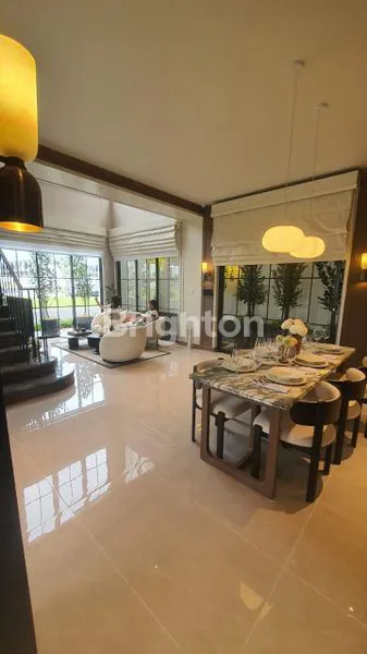 image RUMAH MODERN CLASSIC AMERICAN RESORT CONCEPT @SYMPHONIA SUMMARECON SERPONG (4)