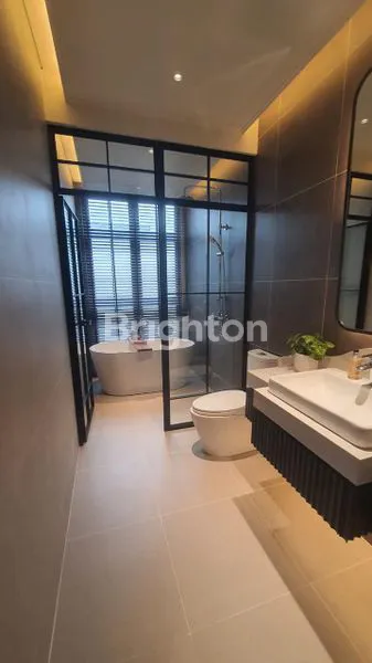 image RUMAH MODERN CLASSIC AMERICAN RESORT CONCEPT @SYMPHONIA SUMMARECON SERPONG (8)