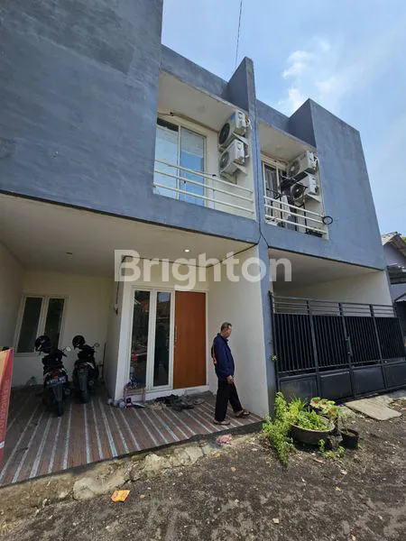 image DIJUAL CEPAT RUMAH MINIMALIS MODERN 2 LANTAI SIAP HUNI DI SURABAYA BARAT (7)