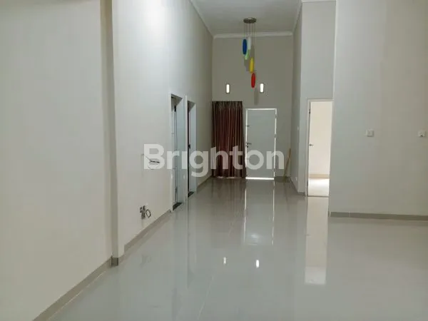 image RUMAH HOOK GAYA MINIMALIS DEKAT PUSAT DI BEVERLY BATAM CENTER (2)