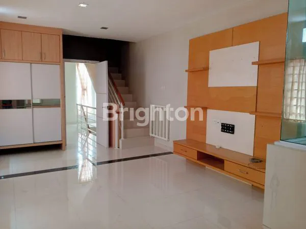 image RUMAH HOOK GAYA MINIMALIS DEKAT PUSAT DI BEVERLY BATAM CENTER (6)