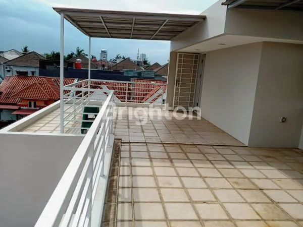 image RUMAH HOOK GAYA MINIMALIS DEKAT PUSAT DI BEVERLY BATAM CENTER (8)