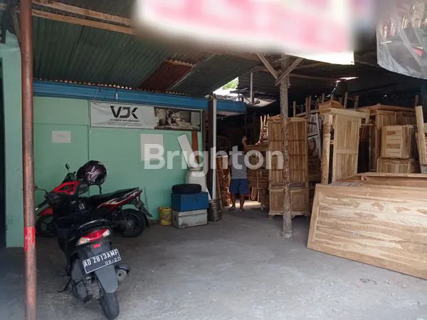 image TANAH PLUS BANGUNAN 170 M² DI SENTRA MEBEL GILINGAN (1)