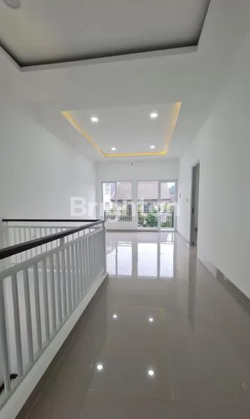 image RUMAH BARU 2 LANTAI SIAP HUNI DI BSD TANGERANG (4)