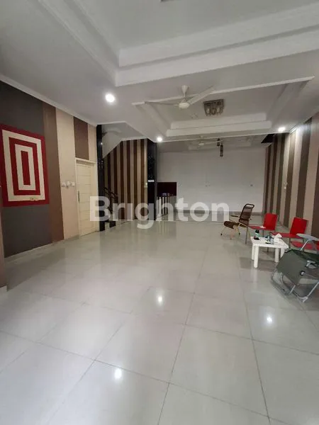 image RUMAH TERAWAT SIAP HUNI TAMAN RATU JAKARTA BARAT (3)