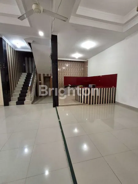 image RUMAH TERAWAT SIAP HUNI TAMAN RATU JAKARTA BARAT (4)