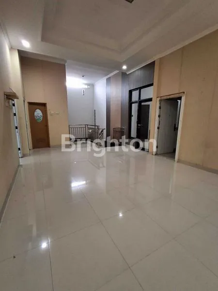 image RUMAH TERAWAT SIAP HUNI TAMAN RATU JAKARTA BARAT (5)