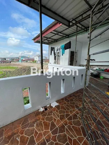 image RUMAH HOOK 2 LANTAI LUAS DI ANGGREK SARI, DEKAT FASILITAS (4)