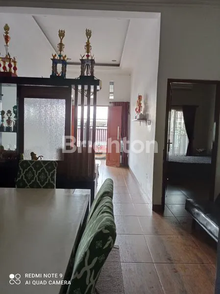 image RUMAH 2,5 LANTAI ASRI RAPI DAN ADA ROOFTOP UTK TABULANPOT SIAP HUNI DI JOGLO JAKBAR (2)