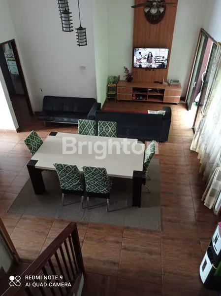 image RUMAH 2,5 LANTAI ASRI RAPI DAN ADA ROOFTOP UTK TABULANPOT SIAP HUNI DI JOGLO JAKBAR (1)