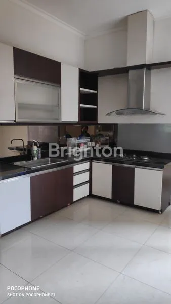 image RUMAH MEWAH FULL FURNISH CLUSTER SPRING GADING SERPONG TANGERANG (8)