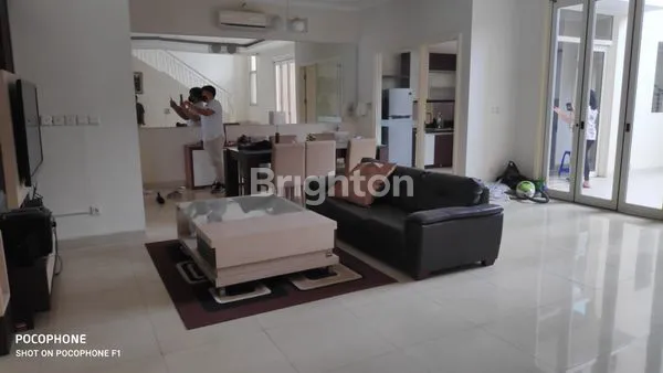 image RUMAH MEWAH FULL FURNISH CLUSTER SPRING GADING SERPONG TANGERANG (3)