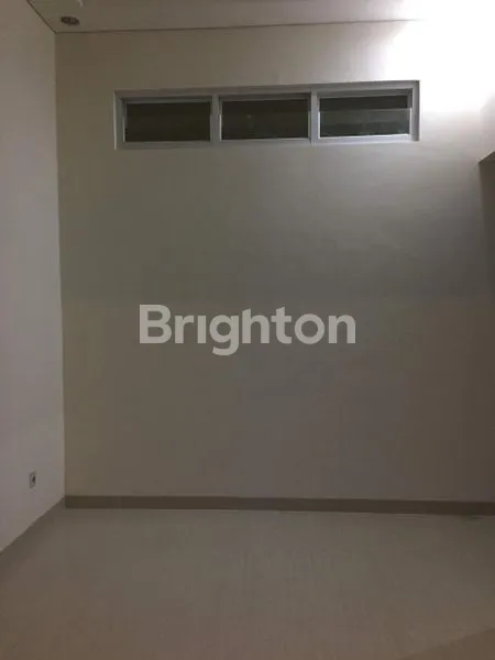 image RUMAH BARU 3 LANTAI MEWAH SHM KOLAM RENANG KEBON JERUK JAKARTA BARAT (8)