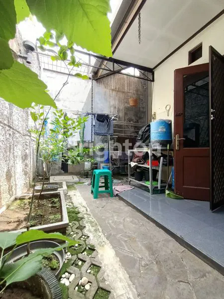 image RUMAH BONUS TOKO**DEMAK, SURABAYA, LUAS 300, LEBAR 18, MINIM RENOV, SIAP HUNI*JUAL RUMAH IKAN MUNGSIN, DEMAK, SURABAYA (4)