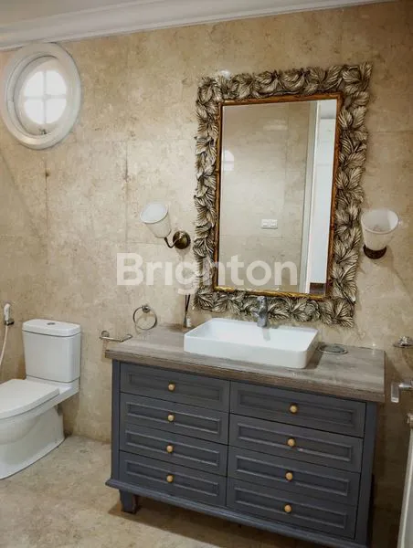 image RUMAH MEWAH KEBAYORAN LAMA SIAP HUNI (3)