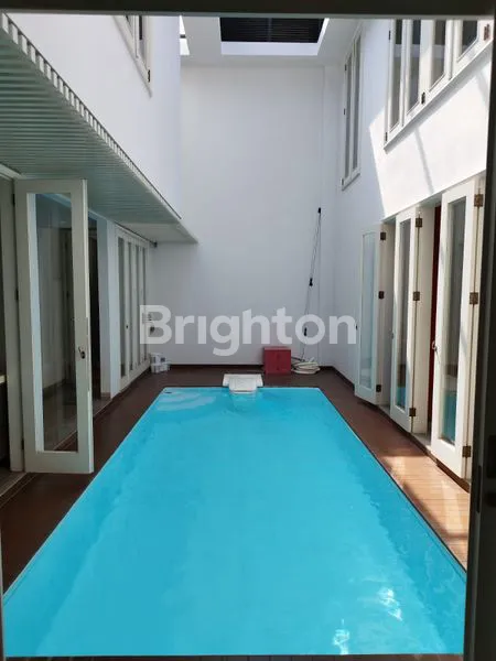 image RUMAH MEWAH KEBAYORAN LAMA SIAP HUNI (8)