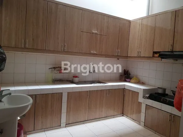 image RUMAH 3 LANTAI DI TAMAN RATU, AKSES JALAN RAYA LANGSUNG (5)