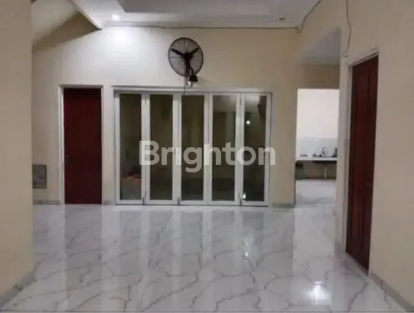 image RUMAH 2 LANTAI DI KEBON JERUK (2)