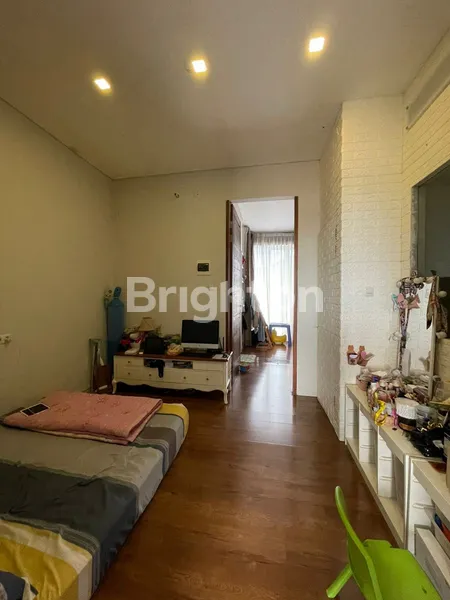 image RUMAH SIAP HUNI PLOSO, KARANG EMPAT, 2 LANTAI, ROW 2 MOBIL, NEGO (4)