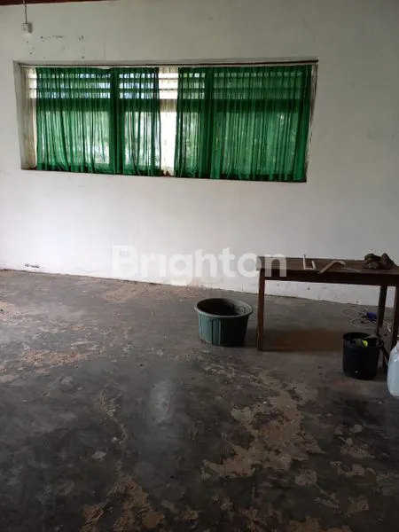 image RUMAH BANGUNAN TUA YANG LUAS TANAHNYA (7)