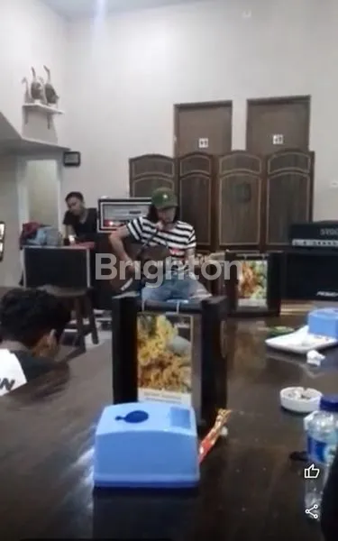 image RUMAH 2 LANTAI  SIAP USAHA LOKASI STRATEGIS DI PUSAT KOTA  BEKASI (8)