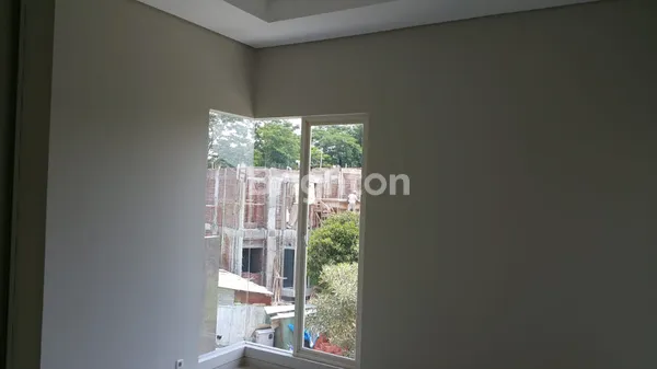 image RUMAH MINIMALIS SIAP HUNI CITRALAND EAST EMERALD MANSION !! (7)