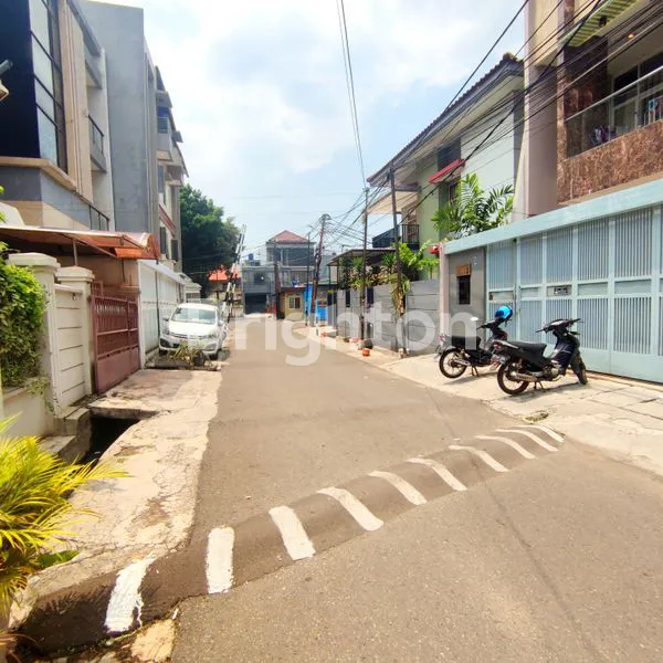 image RUMAH TANJUNG DUREN HITUNG TANAH AREA PREMIUM KOS AN JAKARTA BARAT (2)