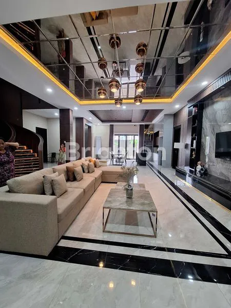 image RUMAH MEWAH, 2 LANTAI,  FULLY FURNISHED, CLUSTER ONE GATE, AREA COLOMADU, SOLO (2)