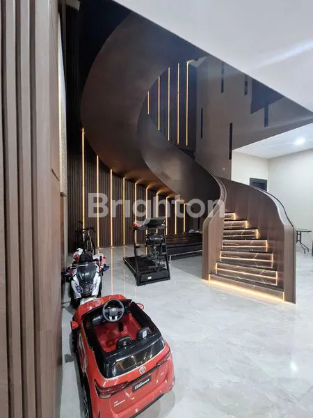 image RUMAH MEWAH, 2 LANTAI,  FULLY FURNISHED, CLUSTER ONE GATE, AREA COLOMADU, SOLO (3)