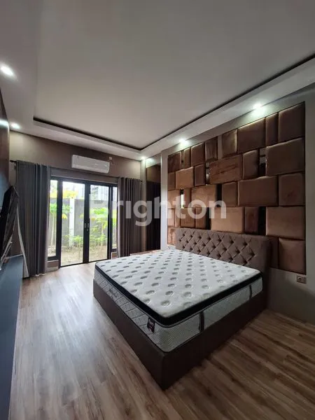 image RUMAH MEWAH, 2 LANTAI,  FULLY FURNISHED, CLUSTER ONE GATE, AREA COLOMADU, SOLO (4)