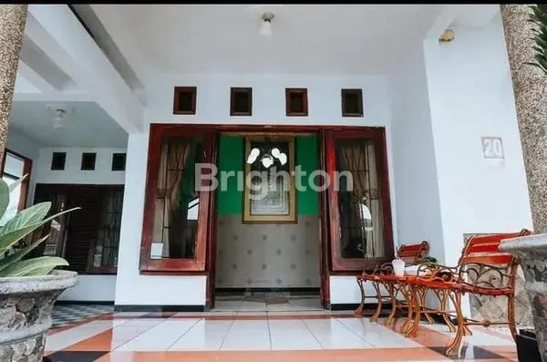 image RUMAH INDAH DAN LUAS 3 LANTAI DI SULFAT AGUNG MALANG (5)