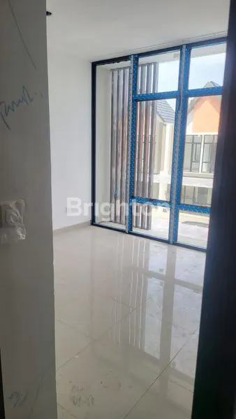 image RUMAH MEWAH BARU DI PIK 2 DANVER JAKARTA UTARA  (6)