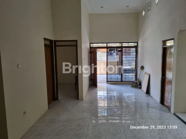 image RUMAH RAPI DAN CANTIK SIAP HUNI LINGKUNGAN NYAMAN (3)