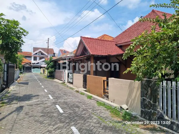 image RUMAH RAPI DAN CANTIK SIAP HUNI LINGKUNGAN NYAMAN (2)