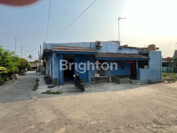 RUMAH PINGGIR JALAN DI JUAL CEPAT