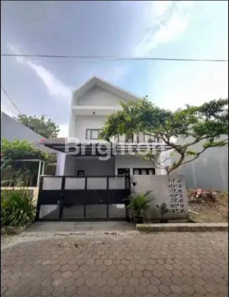 image RUMAH CANTIK DUA LANTAI SIAP HUNI (1)