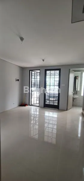 GRAND PAKUWON GLADSTONE