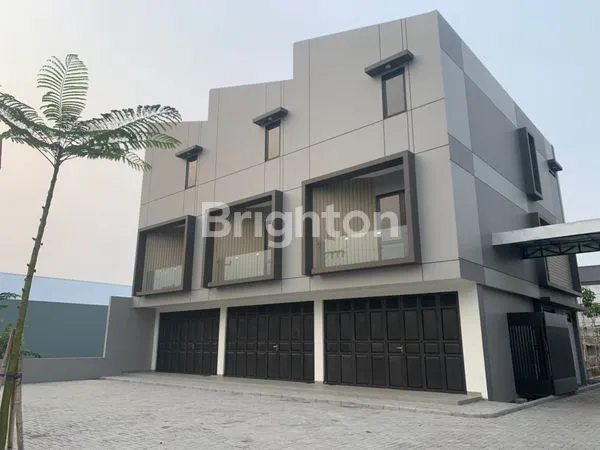 image RUKO BARU DI PUSAT PEREKONOMIAN GENTAN RAYA, DAERAH PADAT PENDUDUK DAN BANYAK CLUSTER PERUMAHAN (2)