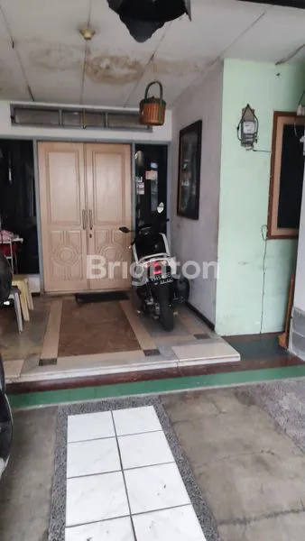 image RUMAH TUA MINIMALIS LOKASI STRATEGIS JAKARTA BARAT (4)