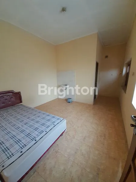 image MANGKUBUMEN, SURAKARTA, RUMAH FULL FURNISH TENGAH KOTA DENGAN LOKASI STRATEGIS,KE STASIUN DAN KE JL SLAMET RIYADI DEKAT (4)