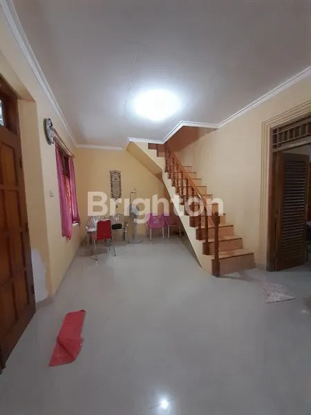 image MANGKUBUMEN, SURAKARTA, RUMAH FULL FURNISH TENGAH KOTA DENGAN LOKASI STRATEGIS,KE STASIUN DAN KE JL SLAMET RIYADI DEKAT (6)