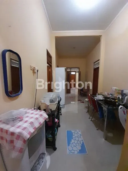 image MANGKUBUMEN, SURAKARTA, RUMAH FULL FURNISH TENGAH KOTA DENGAN LOKASI STRATEGIS,KE STASIUN DAN KE JL SLAMET RIYADI DEKAT (7)